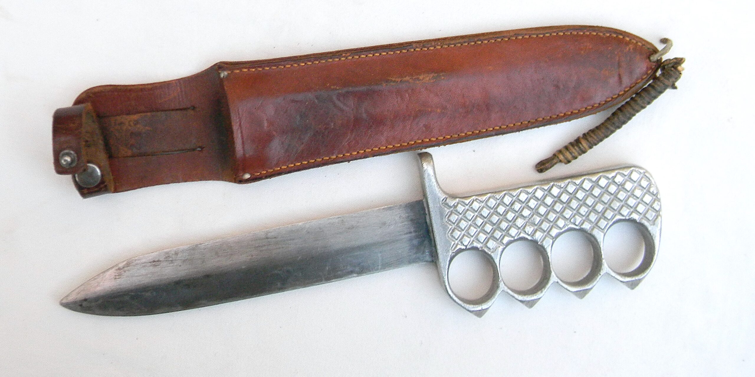 WW2 knuckle fighting knife