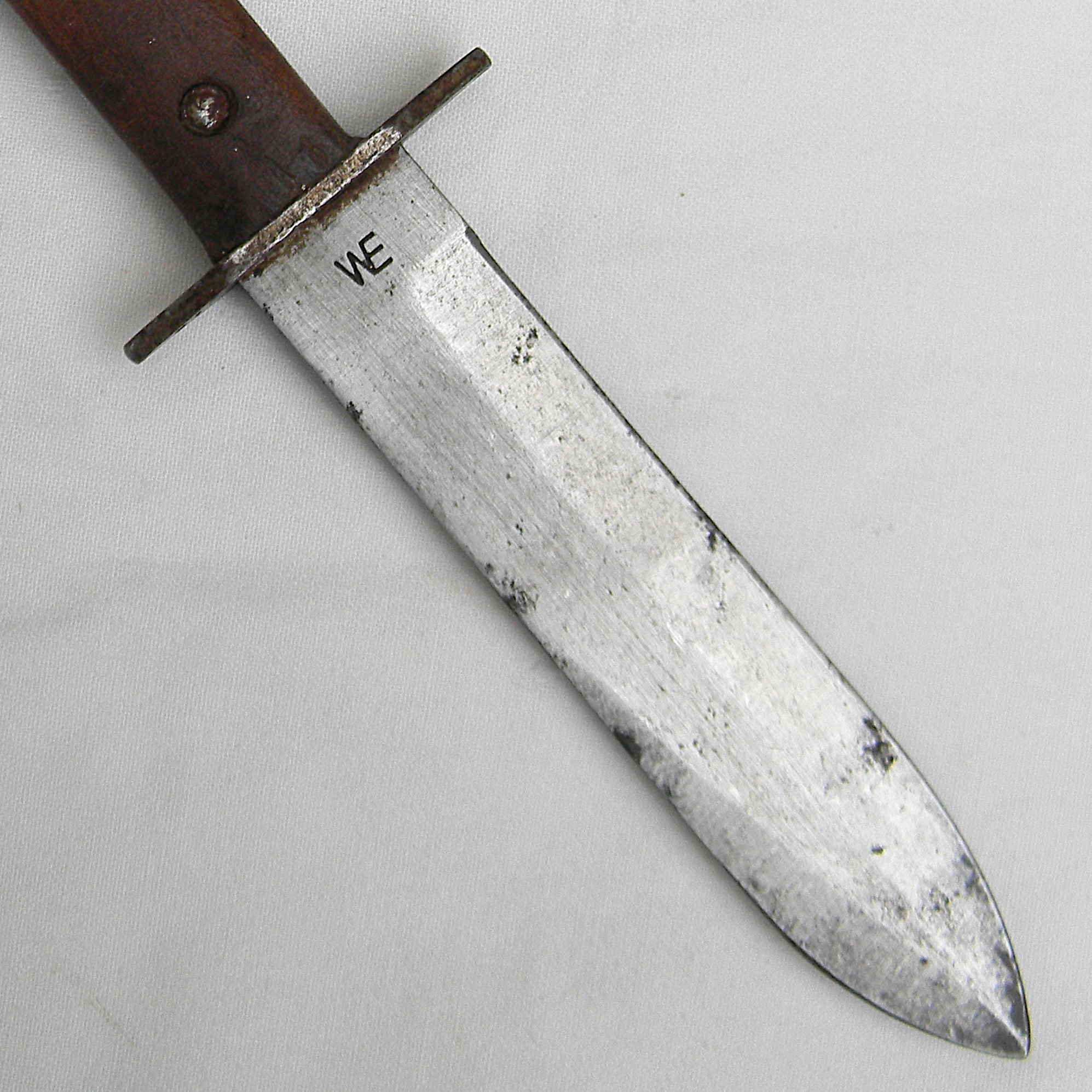 Australia WW2 Whittingslowe Engineering (WE) Australian Commando knife, original 1944 JW Trathen & Co scabbard; rare - Image 10