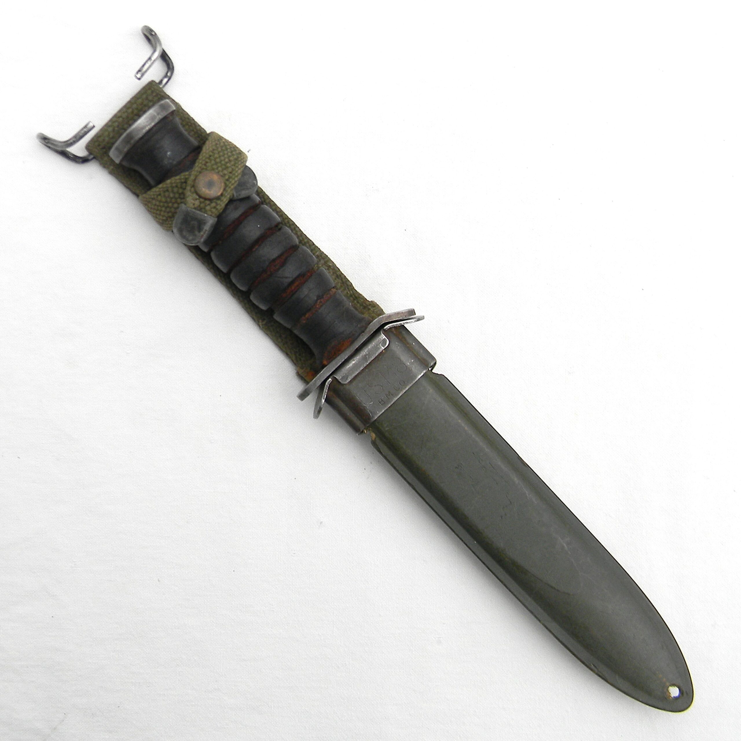 USA WW2 era Imperial M3 Trench Knife, guard-marked type, M8 scabbard; excellent condition - Image 2