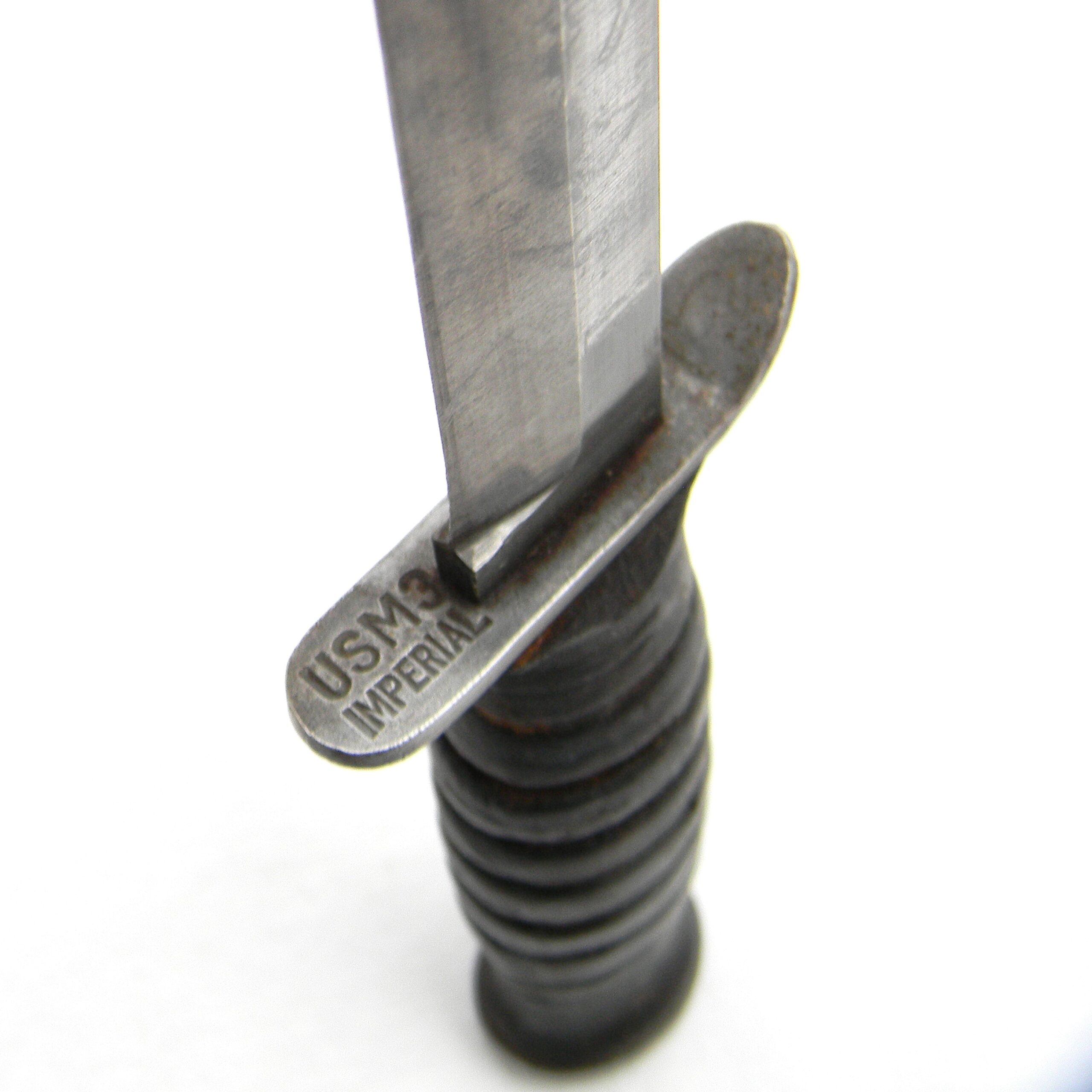 USA WW2 era Imperial M3 Trench Knife, guard-marked type, M8 scabbard; excellent condition - Image 7