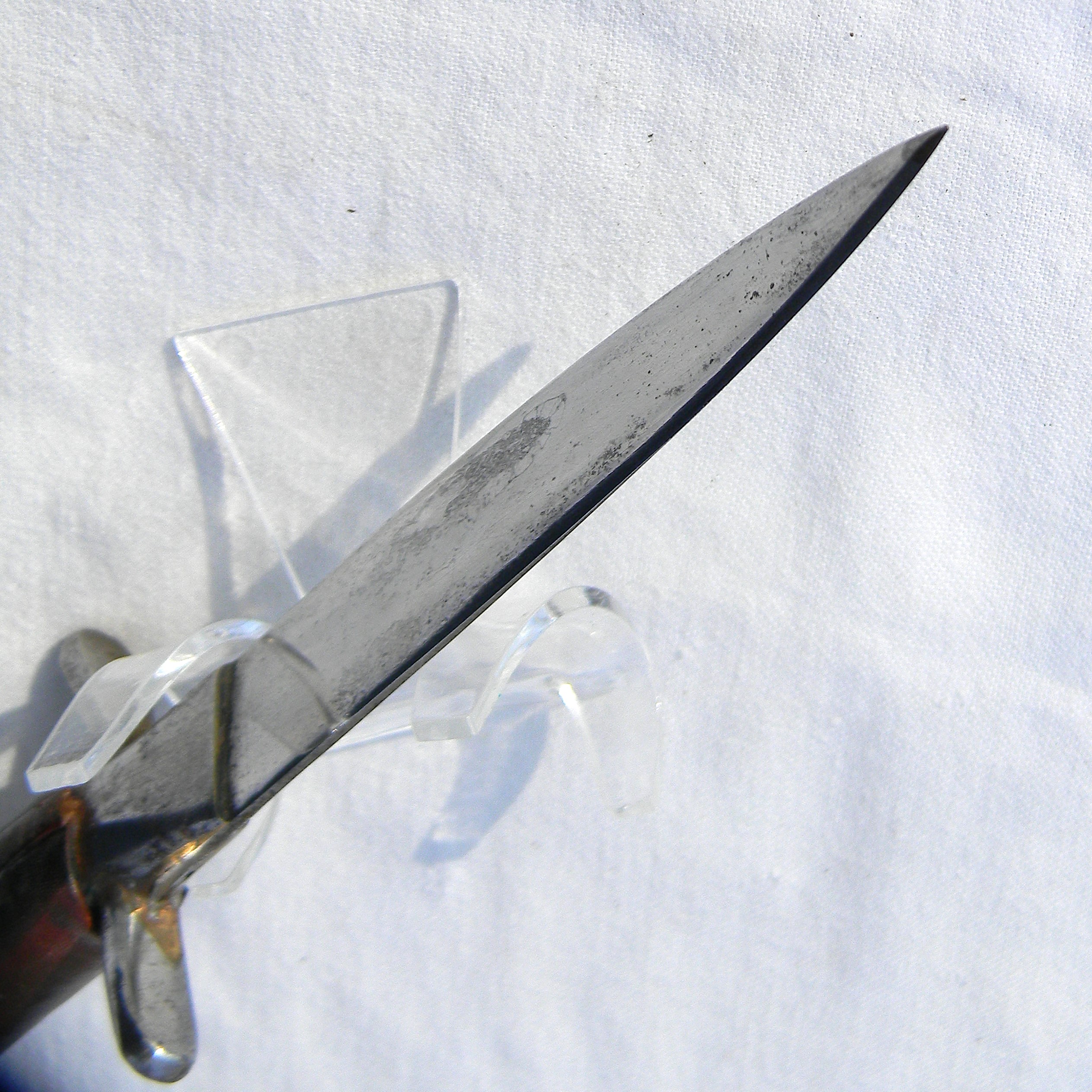 USA WW2 era fighting knife made by Knife Crafters of Philadelphia; original scabbard; rare smaller dagger type - Image 11