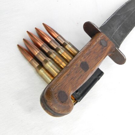 Australia WW2 Gregsteel fighting knife dated 1944, rare type