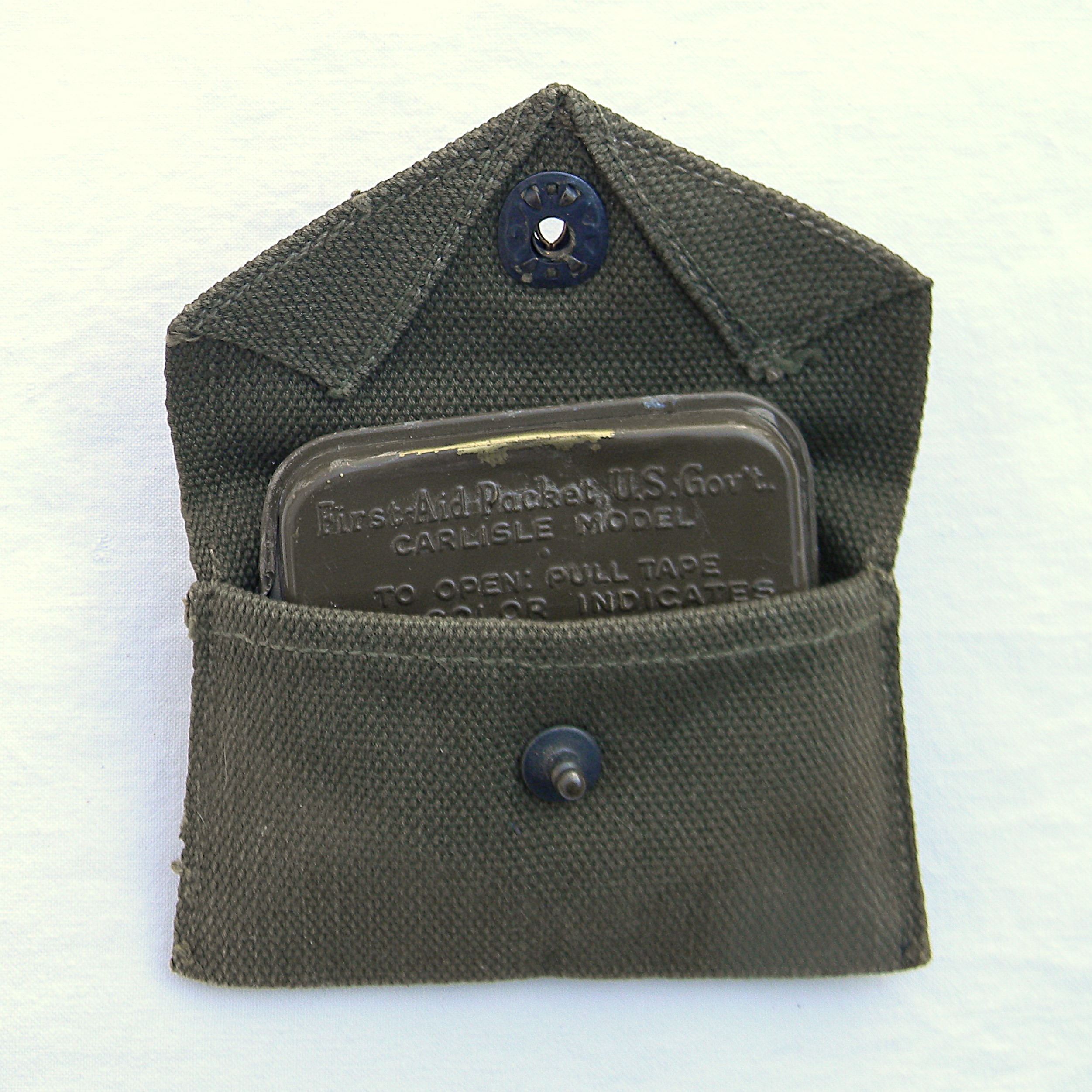 WW2 US Carlisle model first aid pocket