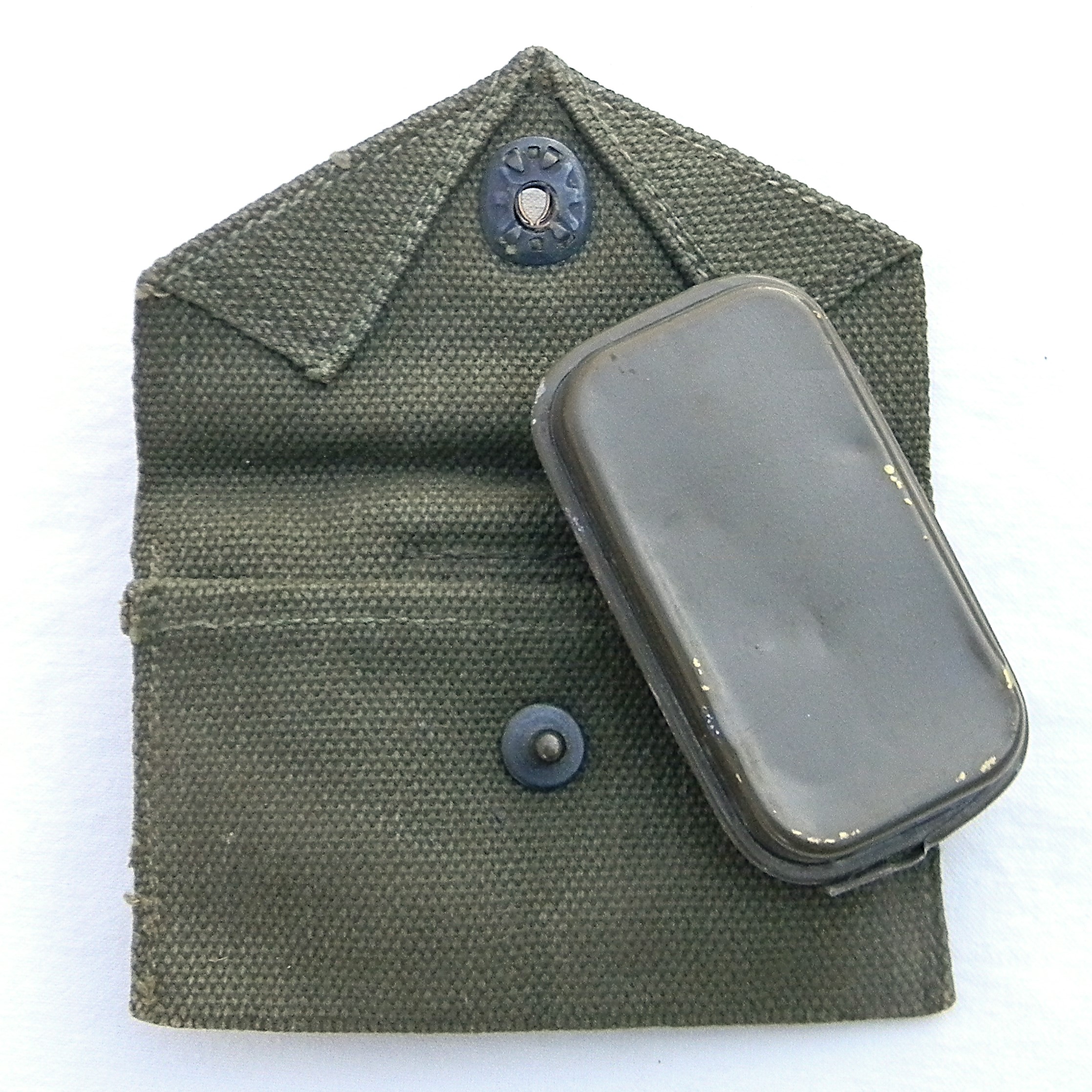 WW2 US Carlisle model first aid pocket