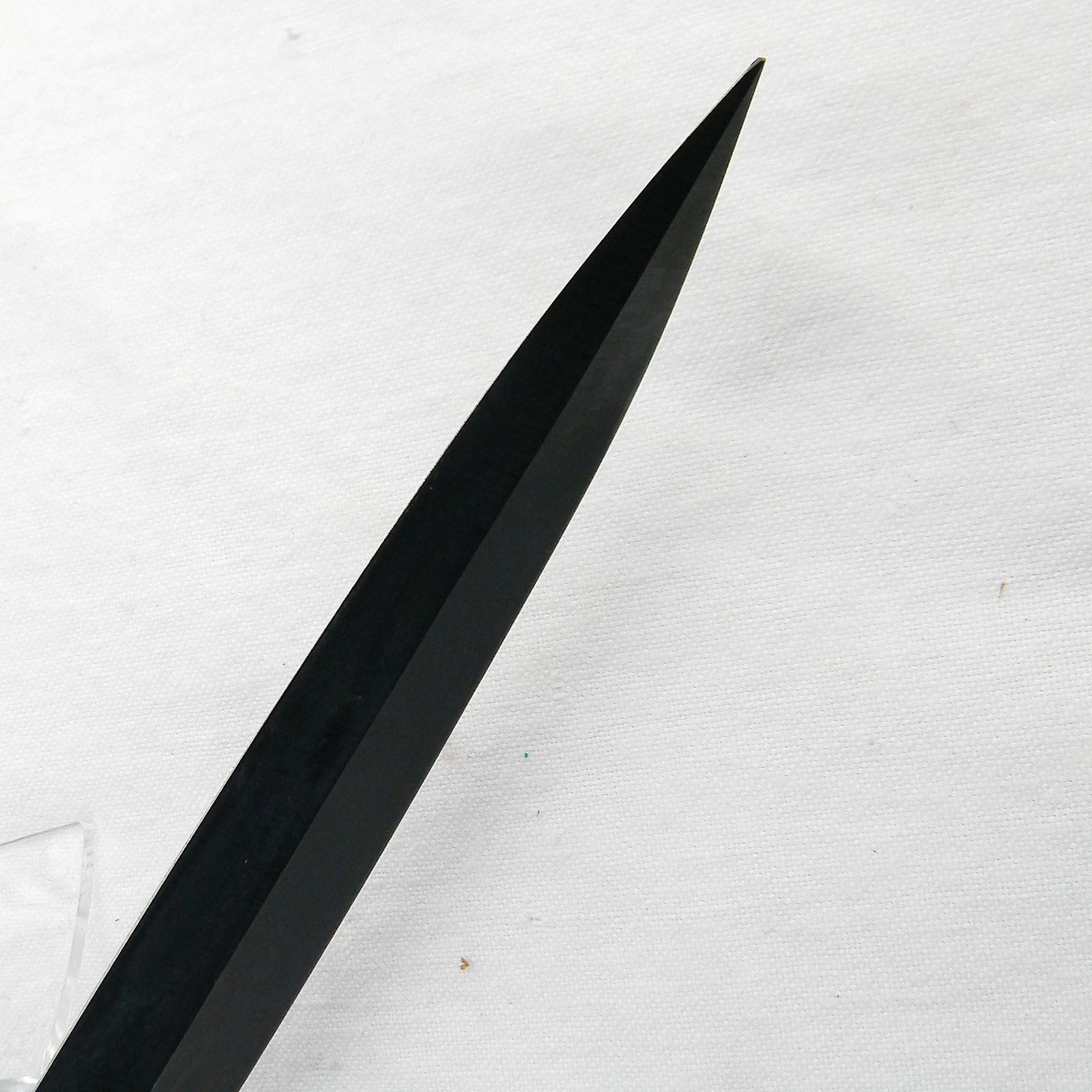 Cold War era British 1976 NATO issue Fairbairn Sykes fighting dagger, original leather scabbard; rare UNUSED - Image 11