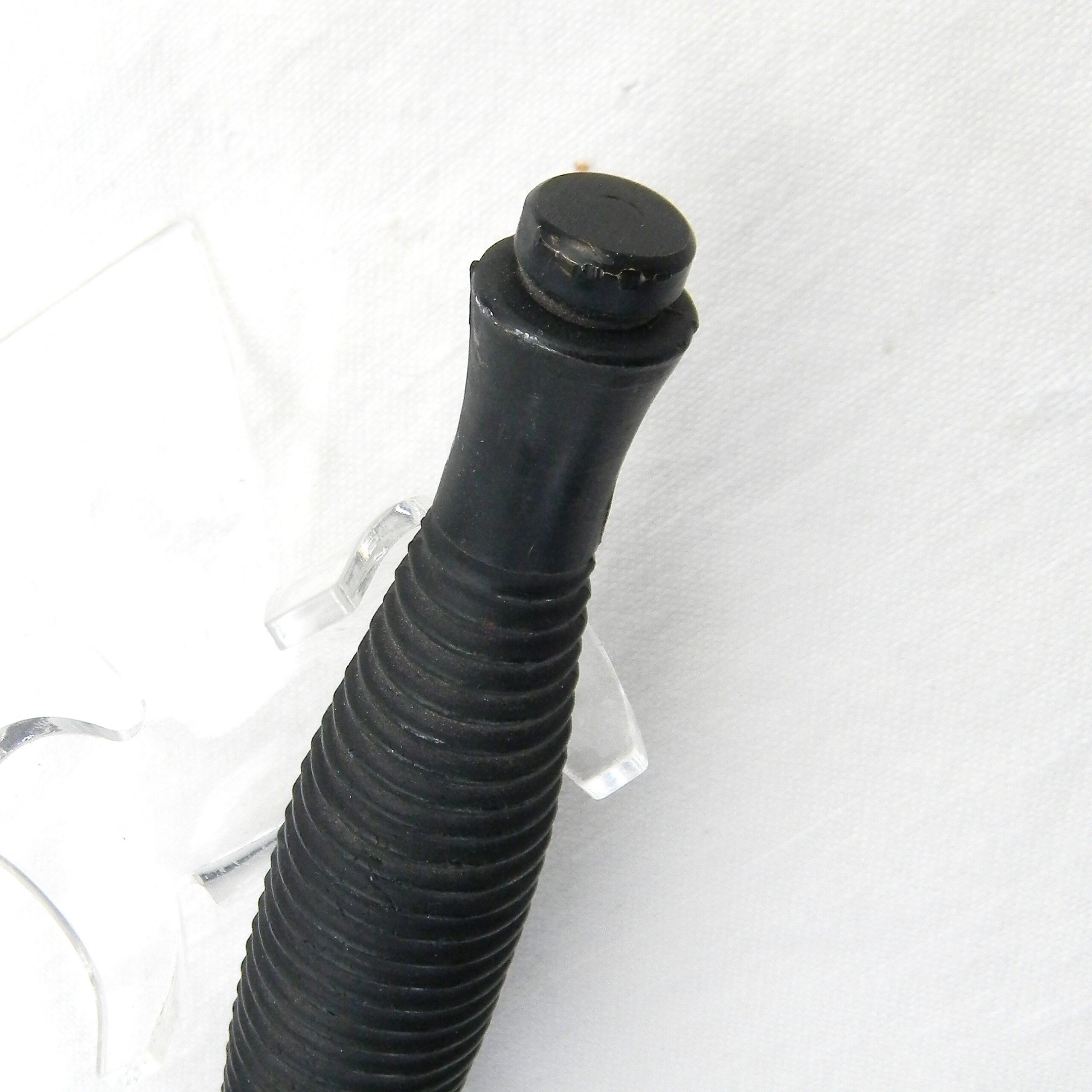 Cold War era British 1976 NATO issue Fairbairn Sykes fighting dagger, original leather scabbard; rare UNUSED - Image 12