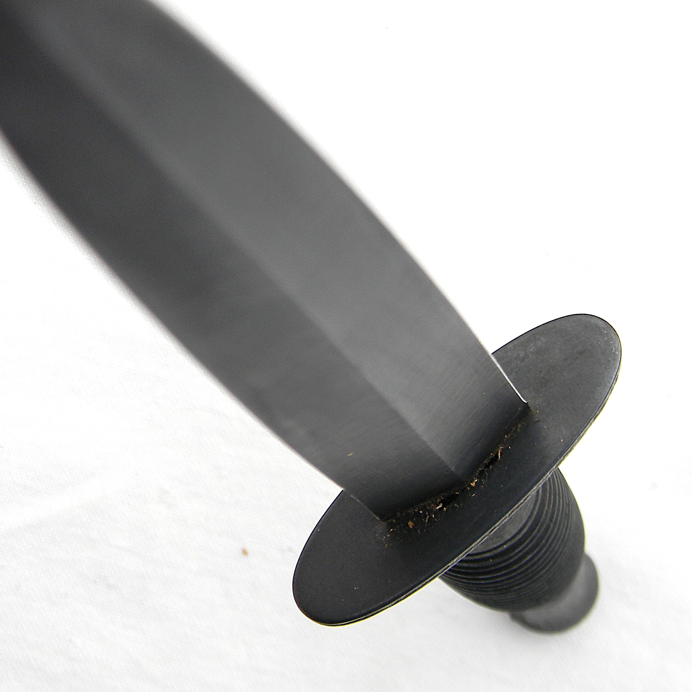 Cold War era British 1976 NATO issue Fairbairn Sykes fighting dagger, original leather scabbard; rare UNUSED - Image 10