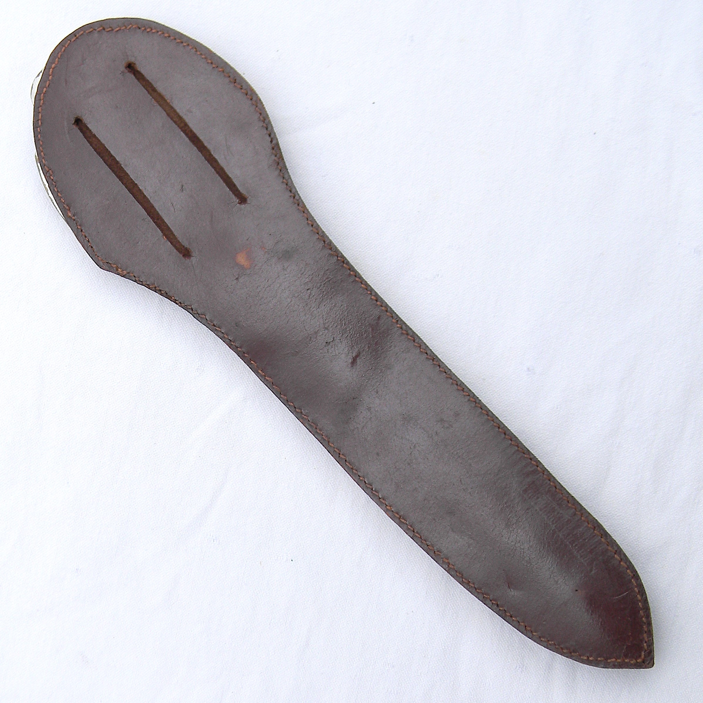 Middle Eastern type fighting dagger issued for 1950 Jodhpur City Princess Wedding, original scabbard; rare knuckle fighter type - Image 3