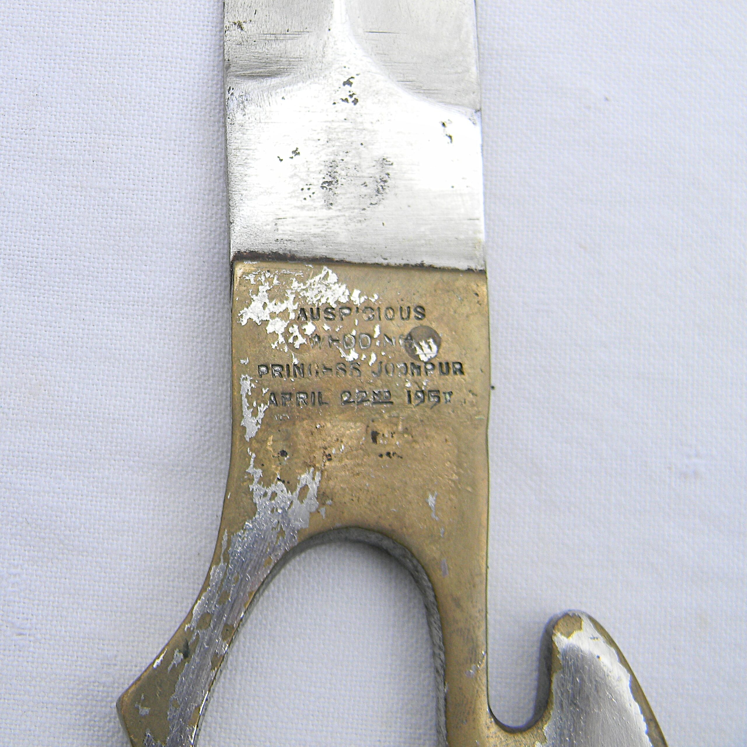 Middle Eastern type fighting dagger issued for 1950 Jodhpur City Princess Wedding, original scabbard; rare knuckle fighter type - Image 7