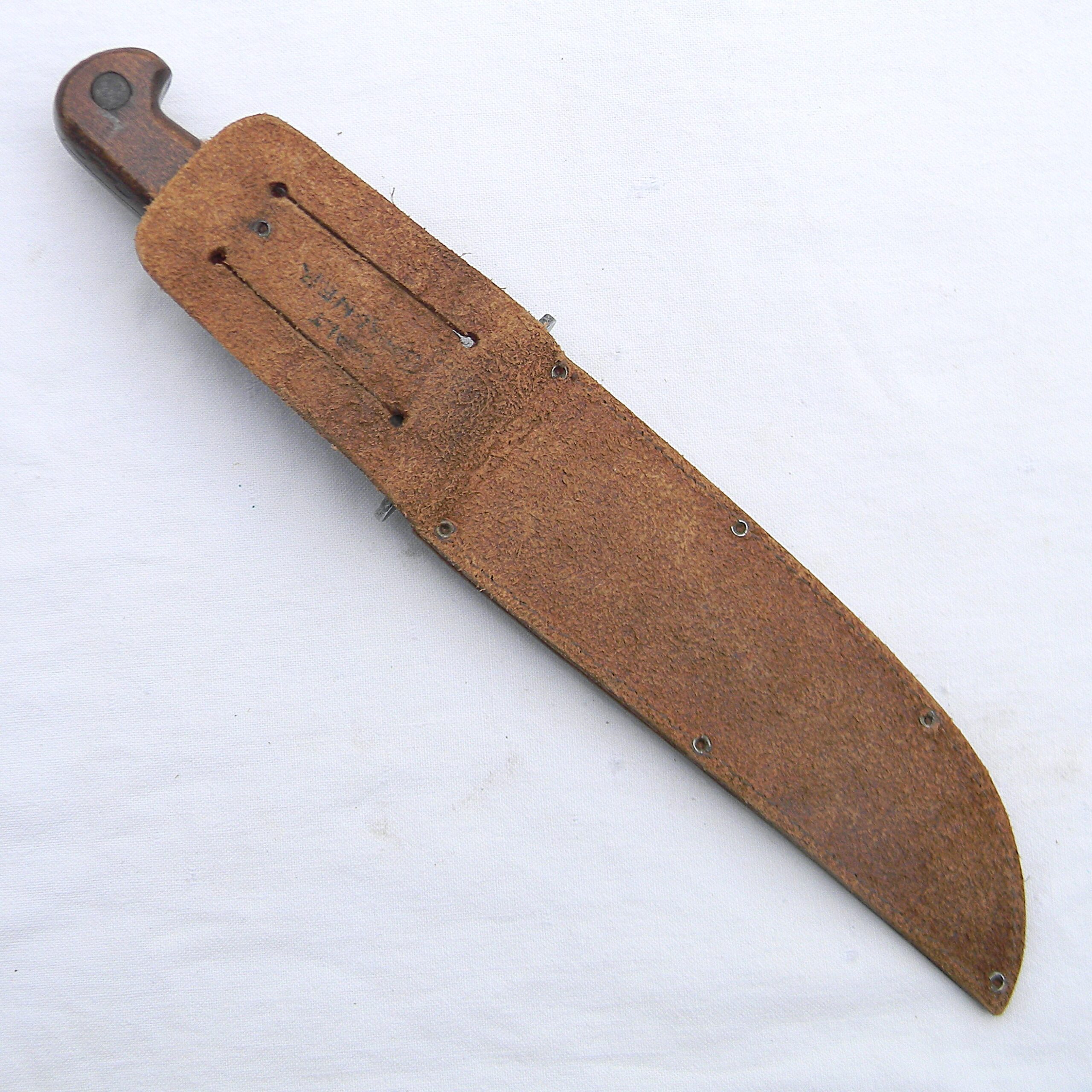 Australia WW2 Gregsteel 1944 fighting knife made for US forces, GI-signed British sheath; rare type - Image 3