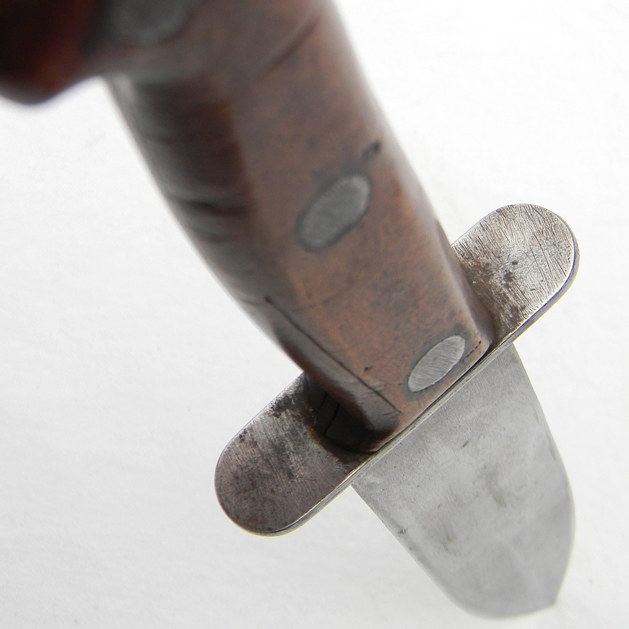 Australia WW2 Gregsteel 1944 fighting knife made for US forces, GI-signed British sheath; rare type - Image 15