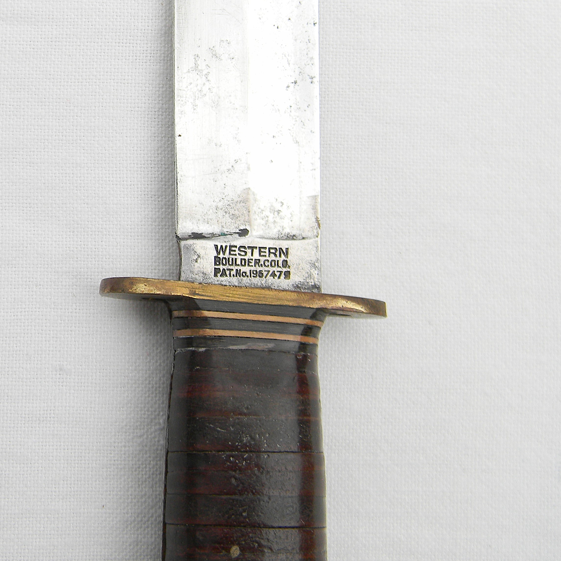 USA Western Cutlery "Baby Shark" WW2 USAF Pilot Knife early-issue bronze guard/ aluminum pommel/ embossed scabbard type - Image 11