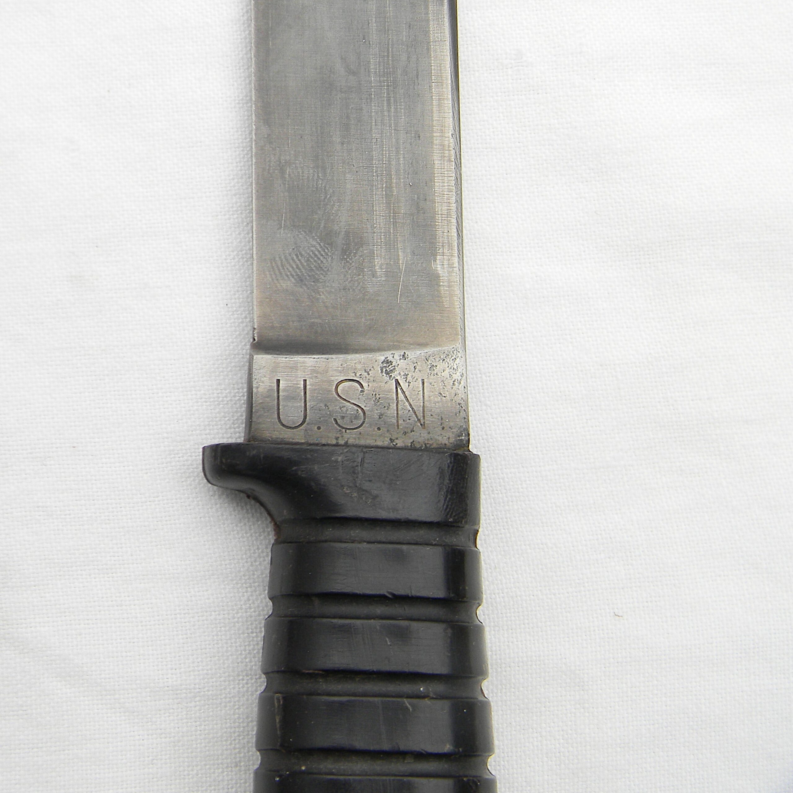 WW2 Colonial USN MARK 1 fighting/utility knife, mid-war plastic handle, gray NORD scabbard; rare UNUSED - Image 9