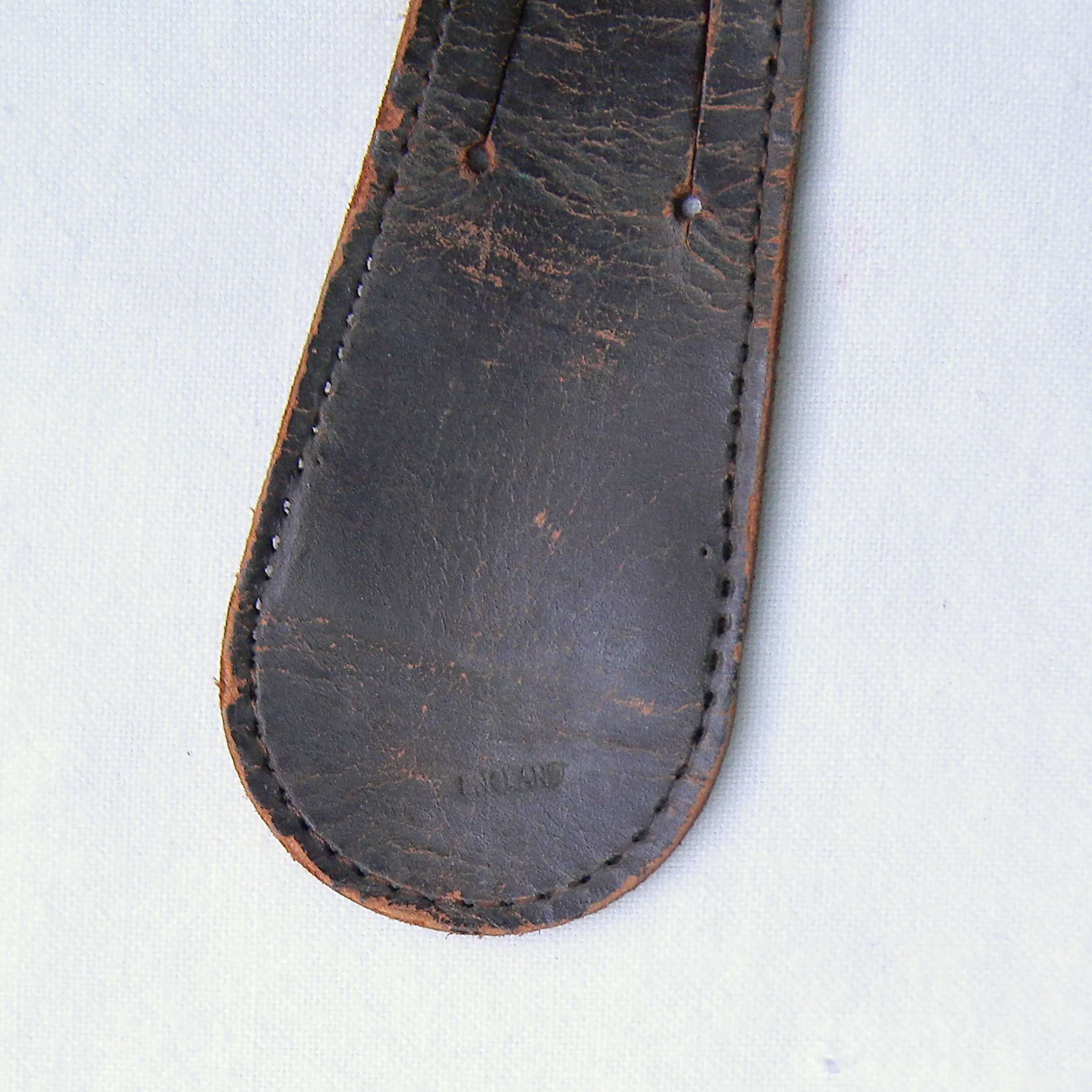 WW2 British Fairbairn-Sykes 2nd pattern dagger, rare William Rodgers "Beaded and Ribbed" type, "broad arrow" marked handle, original metal-tipped leather scabbard - Image 14