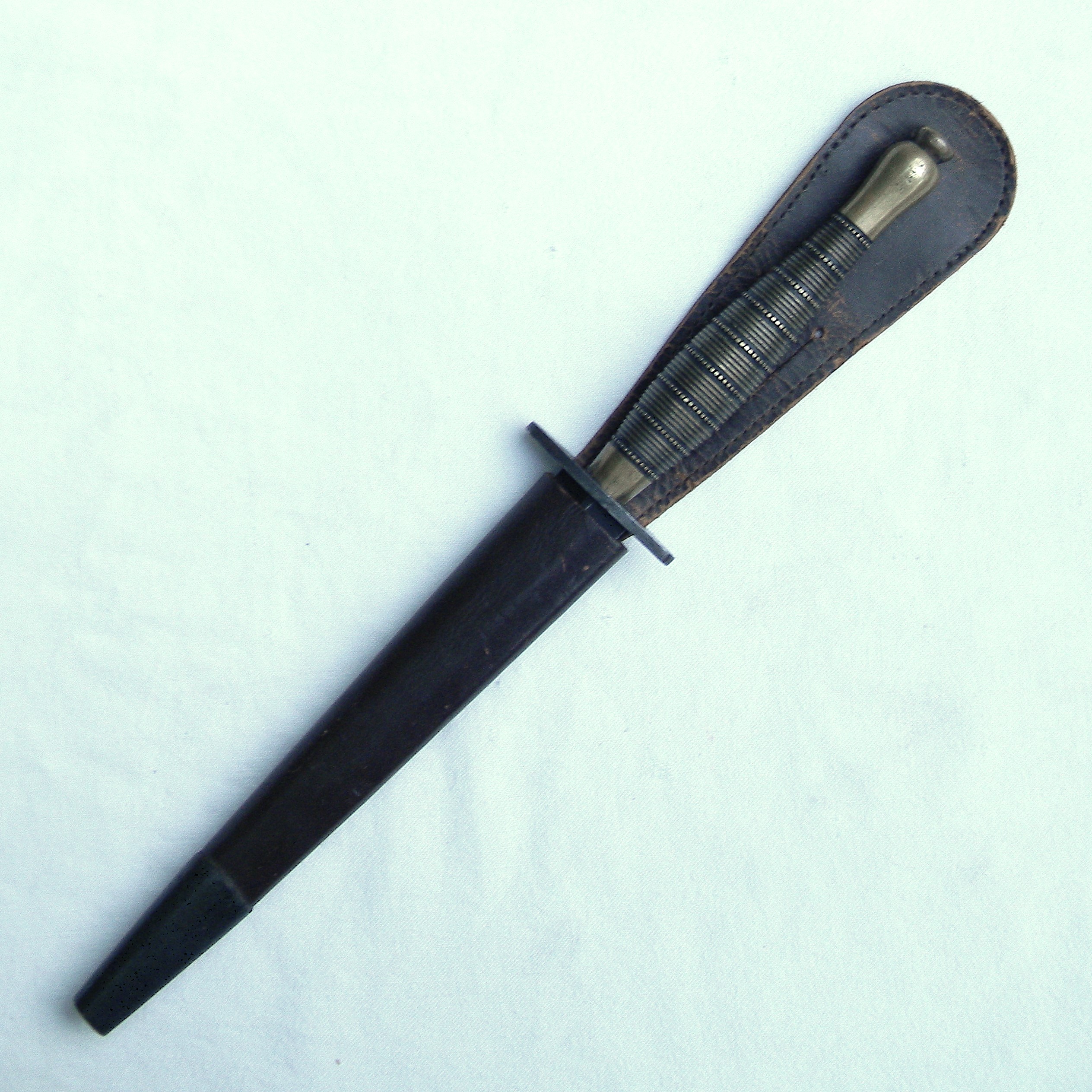 WW2 Fairbairn-Sykes 2nd pattern dagger