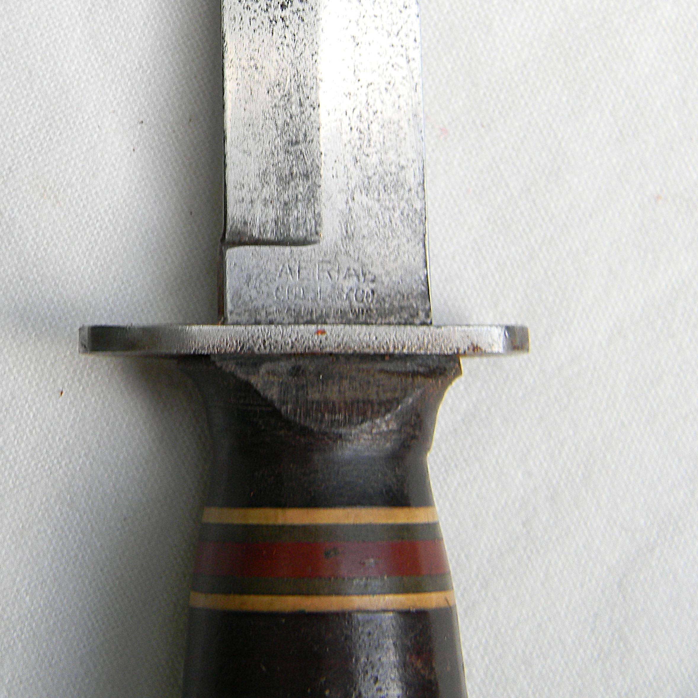 Rare WW2 era Aerial Cutlery "private purchase" fighting knife with early colored spacers handle, original scabbard - Image 8