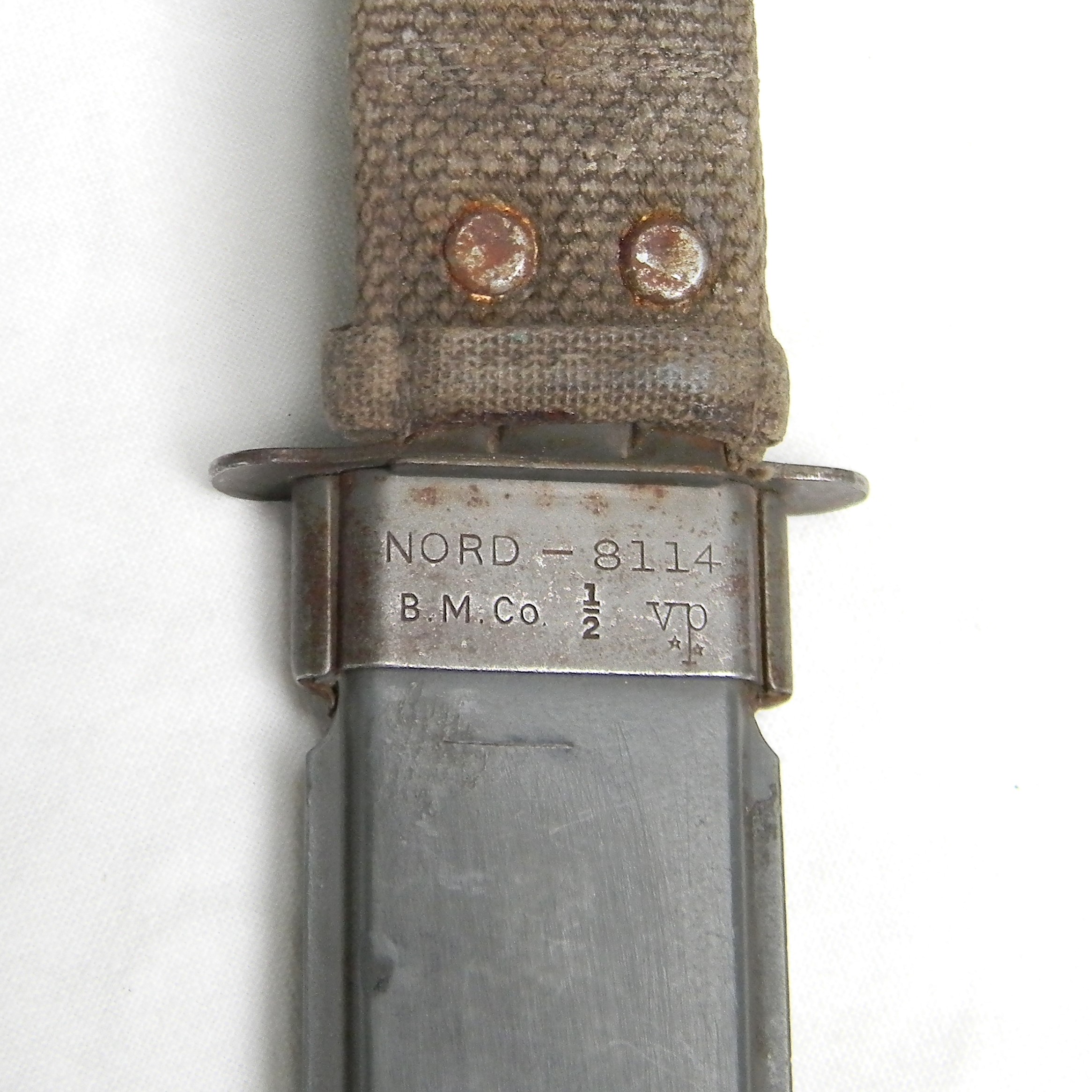 USA WW2 era blade marked Robeson Shuredge USN MK2 Mark 2 fighting knife, original 1945 NORD composition scabbard - Image 4