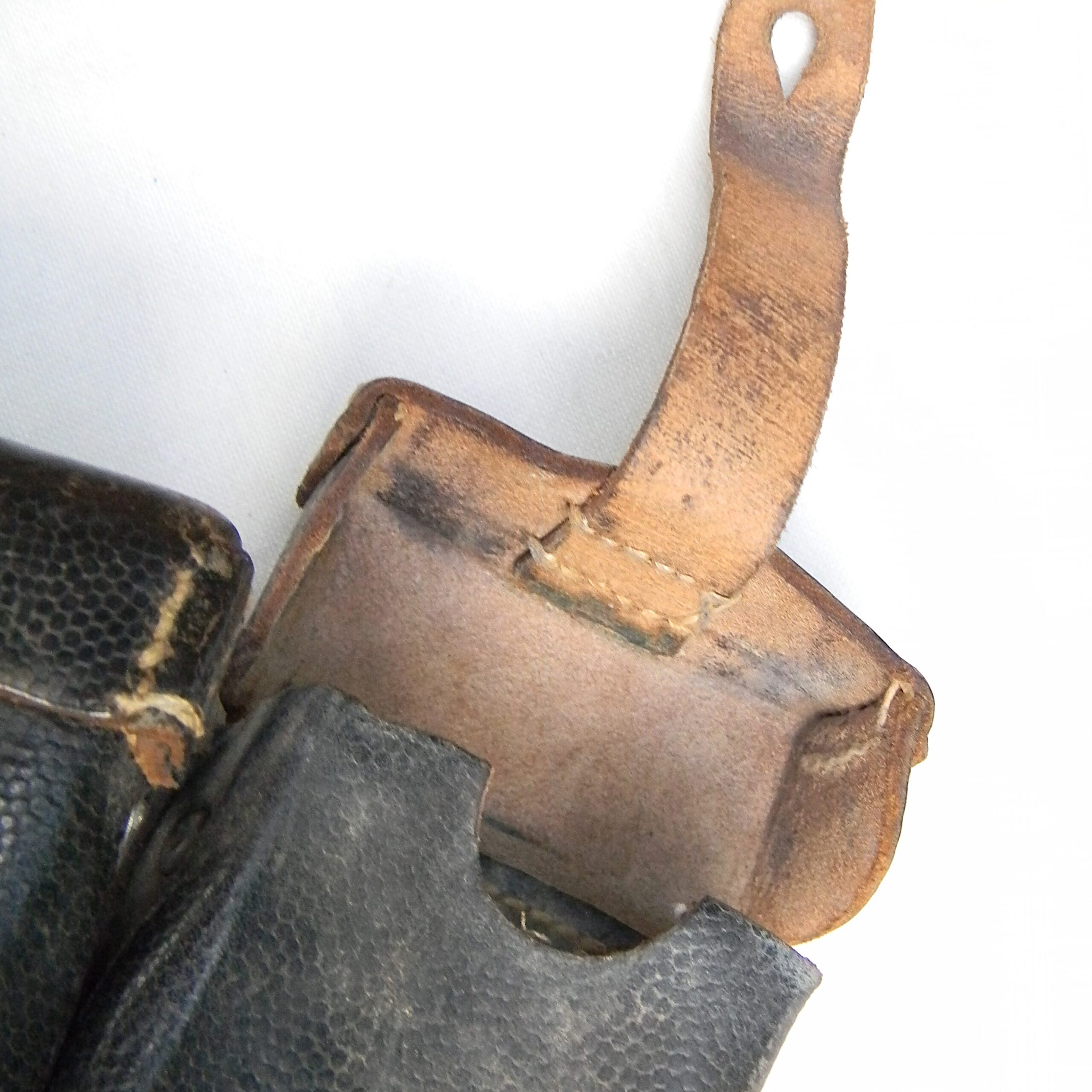 Germany WW2 era Mauser rifle ammo pouch made in 1942 by Lagesa cooperative in Dresden; intact dividers, iron fittings rear D-ring - Image 7