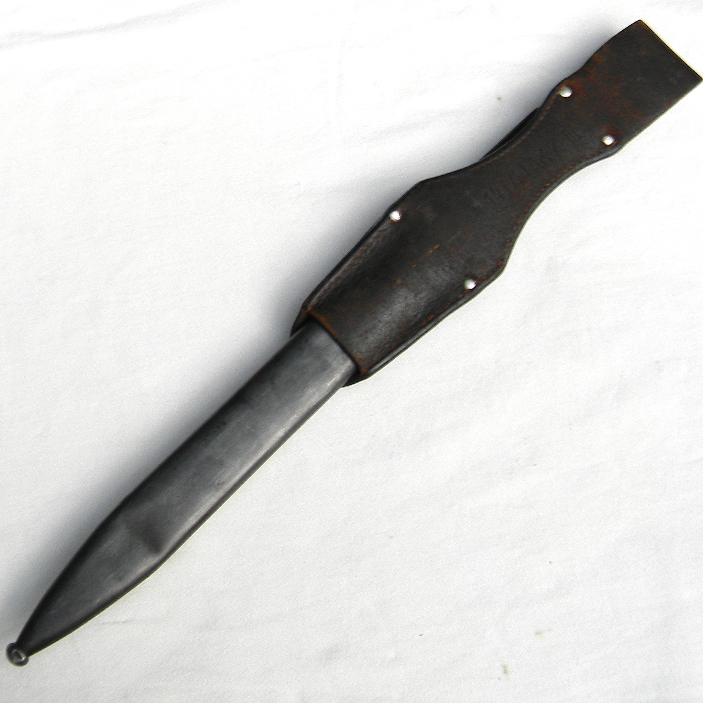 Germany WW2 rare unused matching serials K98 bayonet made by Friedrich Herder Abr Sohn in 1943; original scabbard, leather frog - Image 3