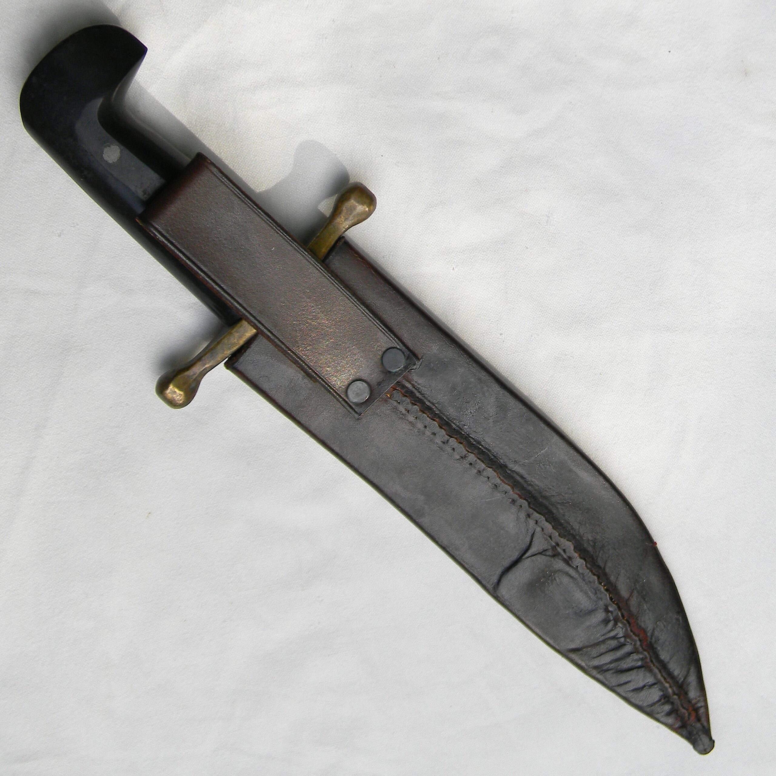 USA WW2 era Case XX V44 survival/fighting knife - part of USAF bail-out kit, original scabbard; rare type - Image 3