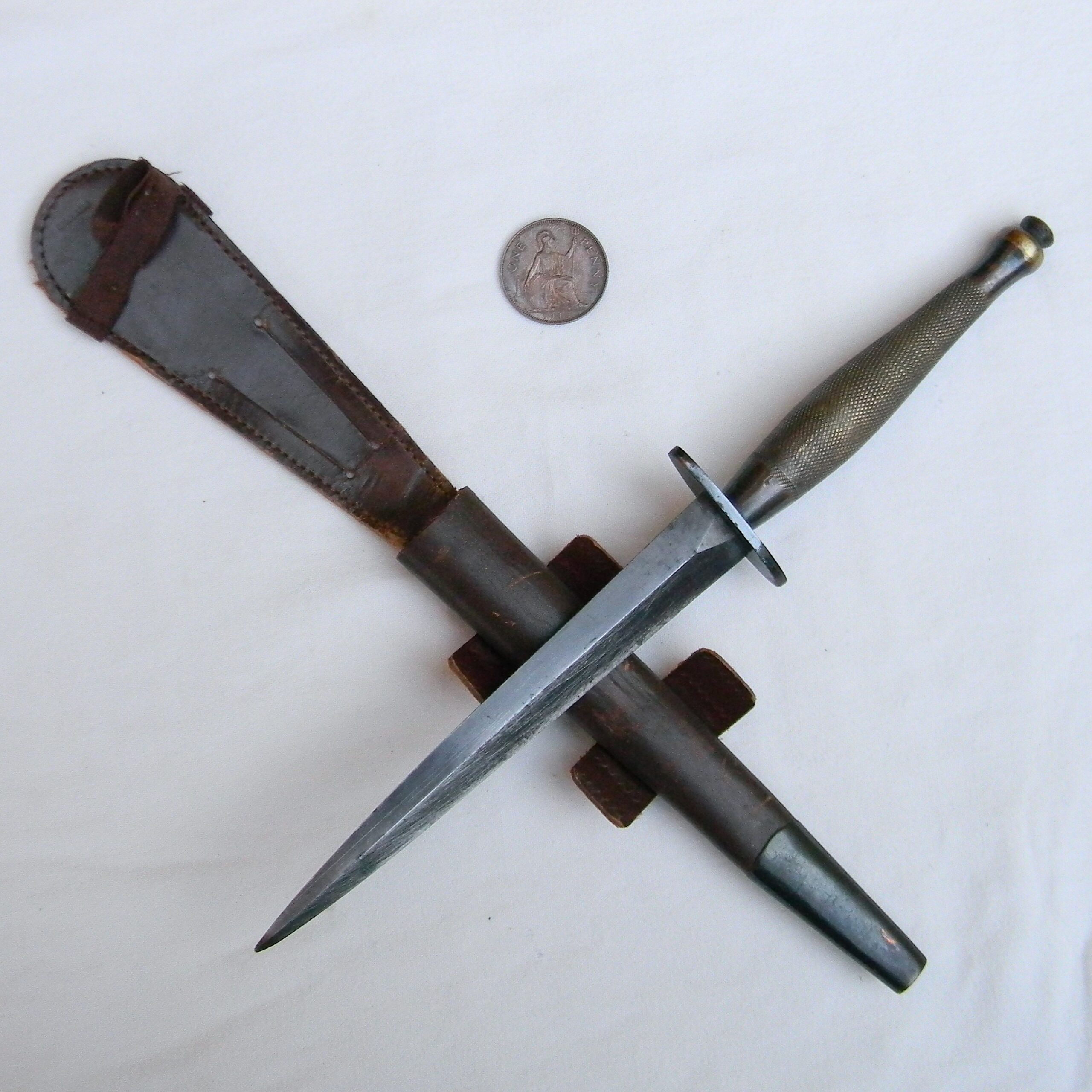 WW2 Fairbairn-Sykes dagger 2nd pattern