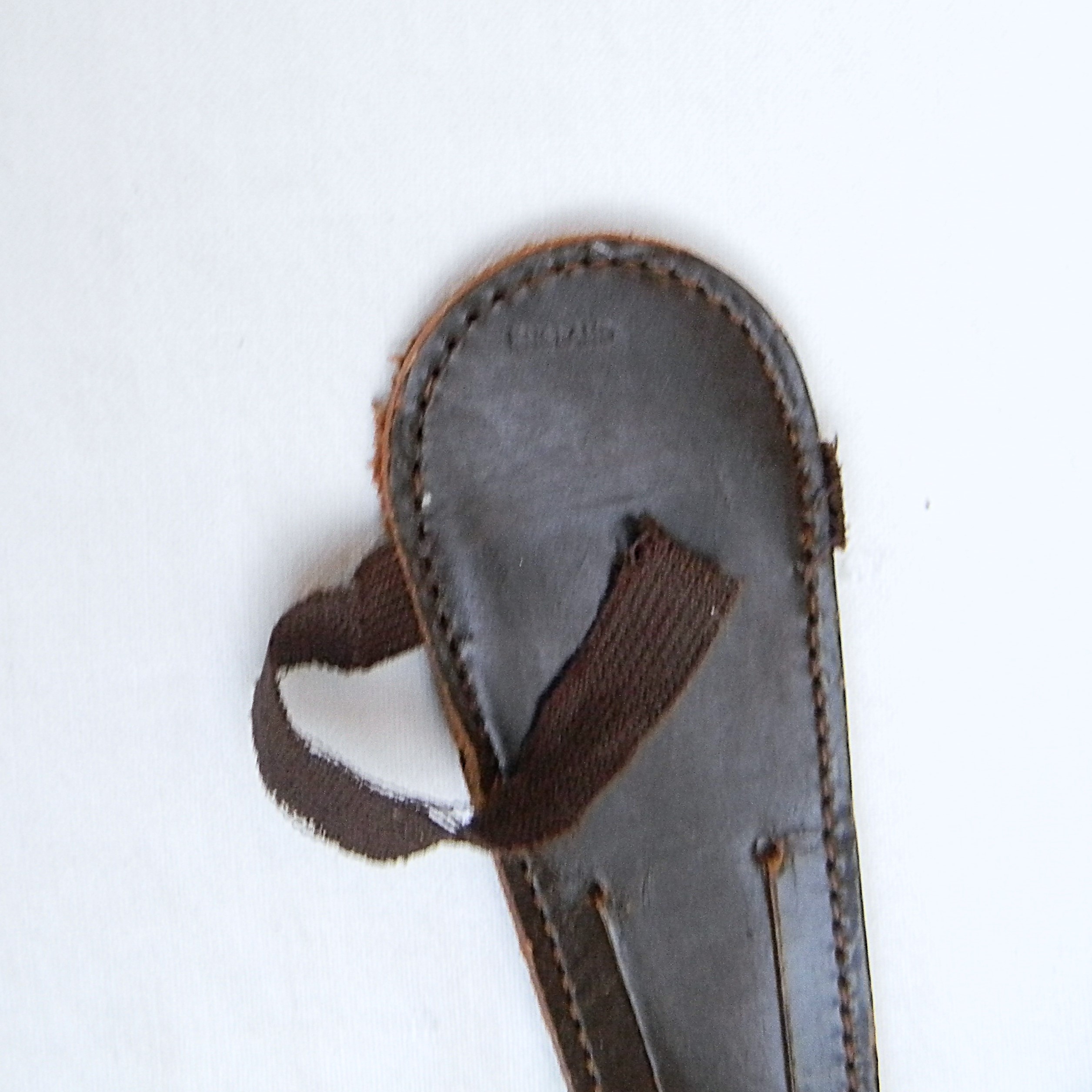 WW2 era British 2nd Pattern Fairbairn Sykes fighting dagger, original leather scabbard; rare - Image 12
