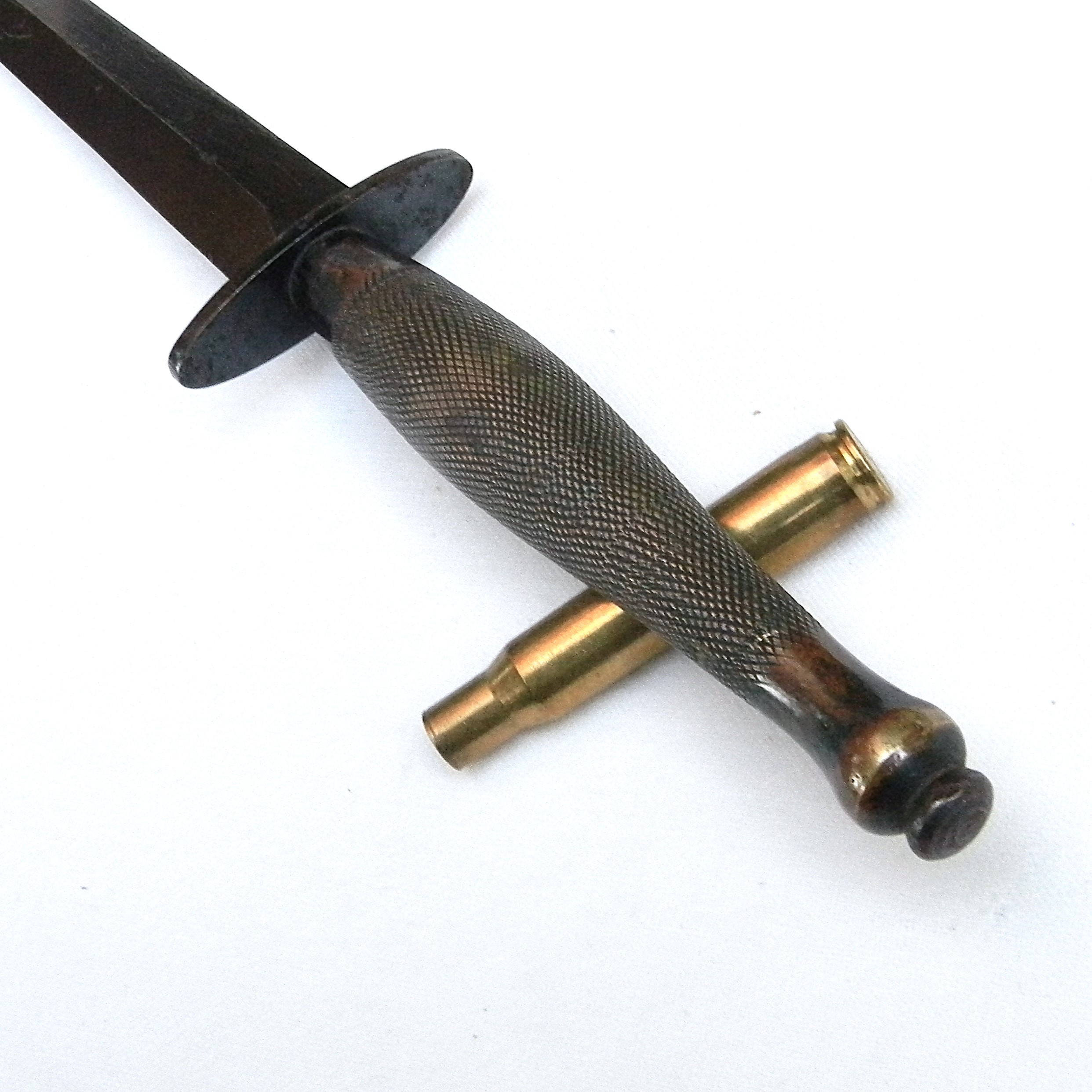 WW2 era British 2nd Pattern Fairbairn Sykes fighting dagger, original leather scabbard; rare - Image 6